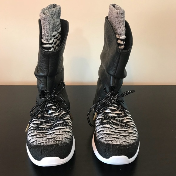 Women’s Nike • Roshe Two HI Flyknit Sneaker Boot - Picture 3 of 6
